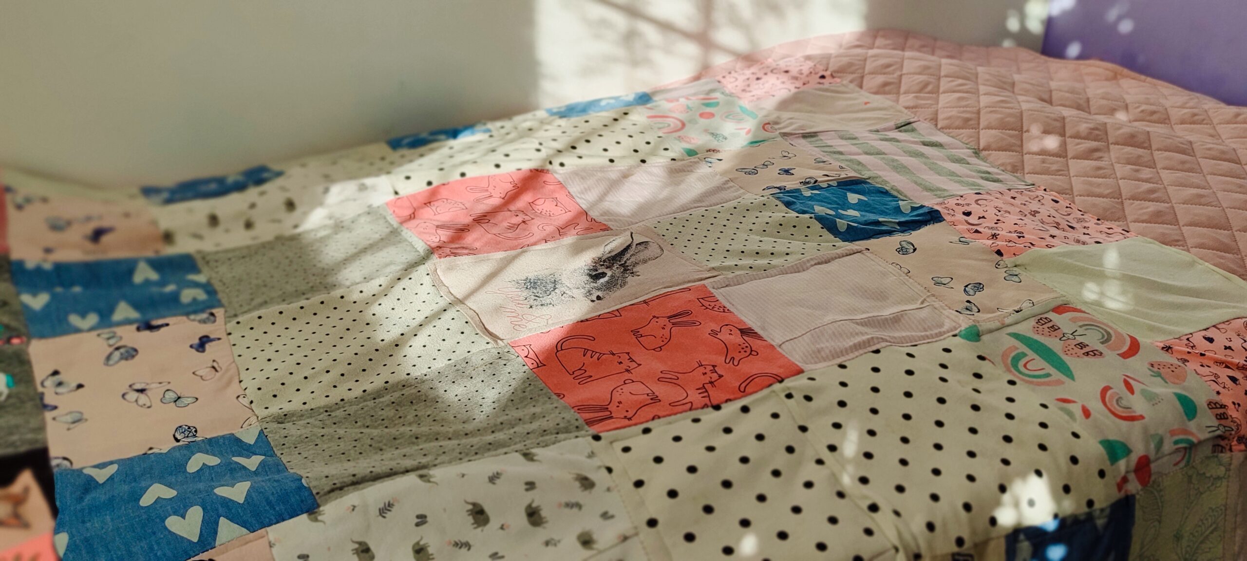 Narzuta PATCHWORK - z ubranek dziecięcych lub sentymentalnych tkanin :) - obrazek 6